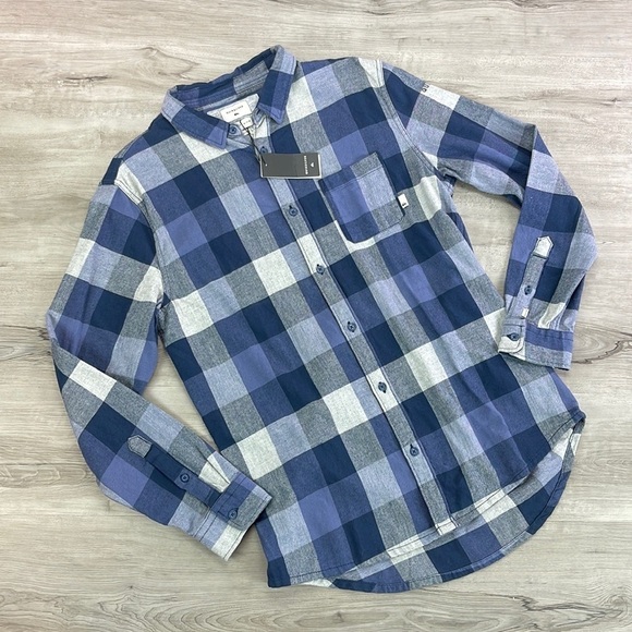 🔹Quicksilver- Long sleeve flannel  button-down shirt - Picture 1 of 6